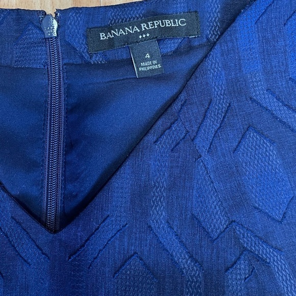 Banana Republic Sleeveless Diamond Jacquard Shift Dress Deep Sea Blue - Size 4 - Picture 2 of 11
